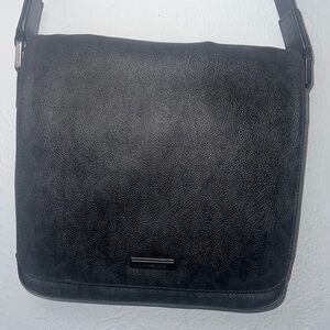 Nice bag fits things you need.